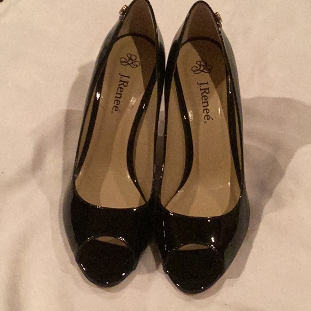 NWOT NARROW J.Renee stiletto black patent peep toe size 8 narrow